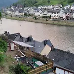 Larina Cochem
