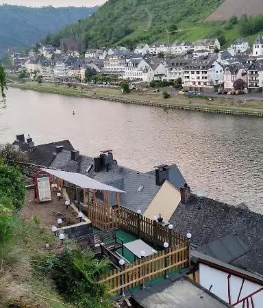 Larina Cochem